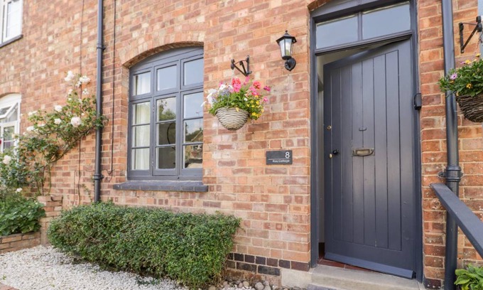 Sedgeberrow Cottage | Cabin ∙ 2 bedrooms ∙ 3 guests