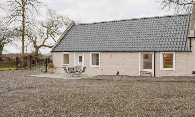 Dunfermline Cottage | Cabin ∙ 2 bedrooms ∙ 4 guests
