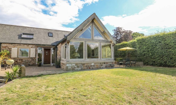 Holymoorside Cottage | Cabin ∙ 2 bedrooms ∙ 4 guests