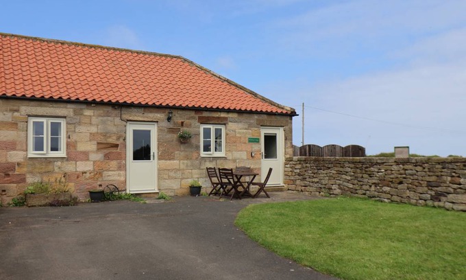Briggswath Cottage | Cabin ∙ 2 bedrooms ∙ 4 guests