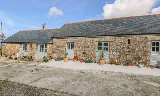 Chysauster Cottage | Cabin ∙ 2 bedrooms ∙ 4 guests