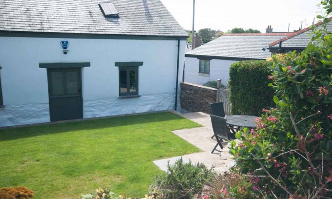 Crantock Cottage | Cabin ∙ 2 bedrooms ∙ 4 guests