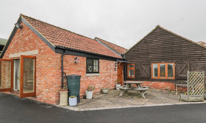 West Knoyle Cottage | Cabin ∙ 2 bedrooms ∙ 4 guests