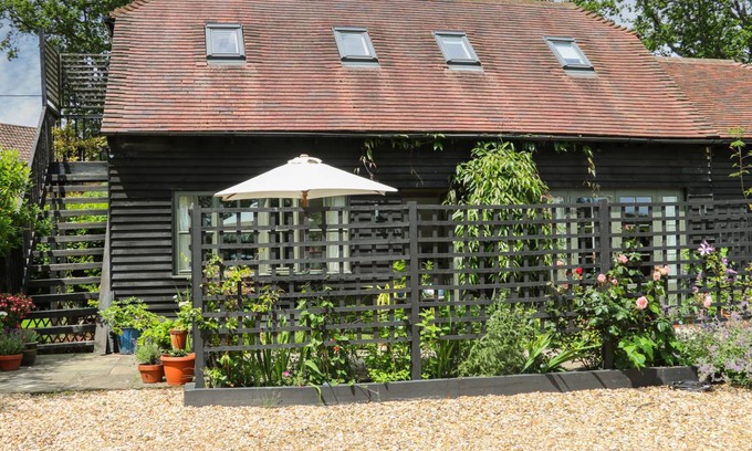 Five Oak Green Cottage | Cabin ∙ 2 bedrooms ∙ 4 guests