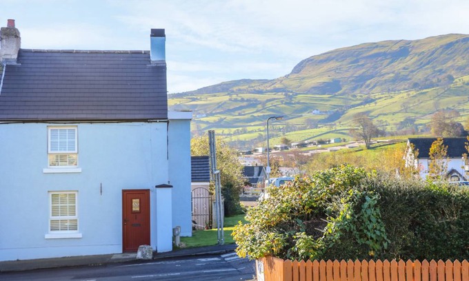 Carnlough Cottage | Cabin ∙ 2 bedrooms ∙ 4 guests