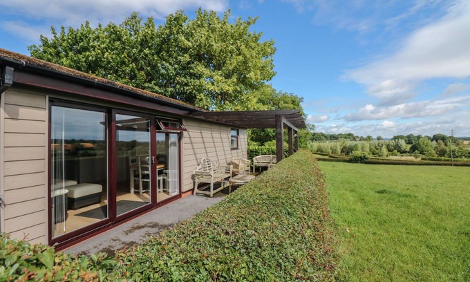 Farringdon Cottage | Cabin ∙ 2 bedrooms ∙ 4 guests