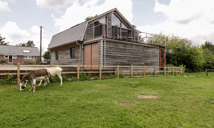 Sturminster Newton Cottage | Cabin ∙ 2 bedrooms ∙ 4 guests