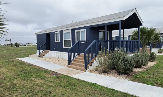 Los Fresnos Cabin | Cabin 2 with Inclusive Resort Amenities - Cabin with Inclusive Resort Amenities