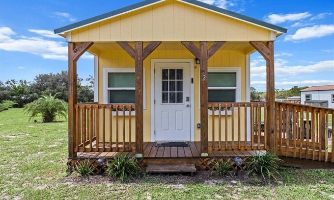 Sugarmill Woods Cabin | Cabin #2 Zen At The Palms 5 Star Adult Resort minutes from scalloping & fishing