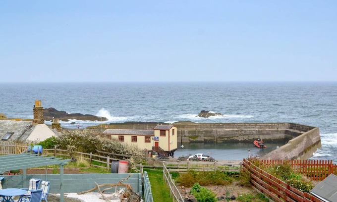 St Abbs Cottage | Cabin ∙ 3 bedrooms ∙ 5 guests