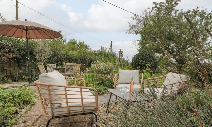 West Lydford Cottage | Cabin ∙ 3 bedrooms ∙ 6 guests