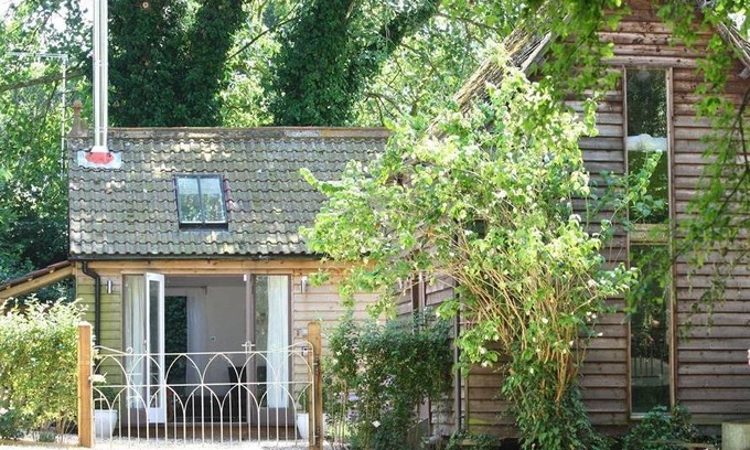 Little Coxwell Cottage | Cabin ∙ 3 bedrooms ∙ 6 guests