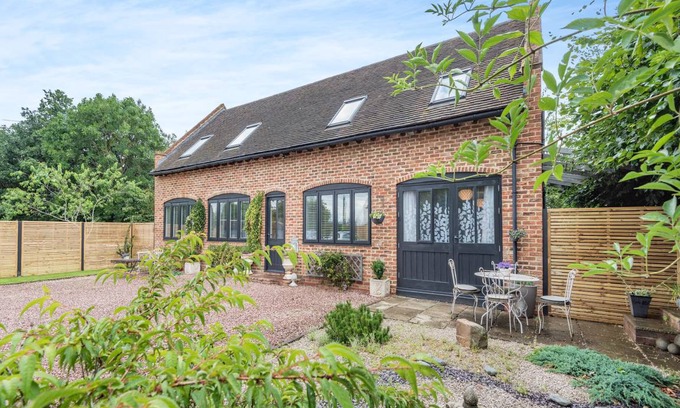 Boraston Cottage | Cabin ∙ 3 bedrooms ∙ 8 guests