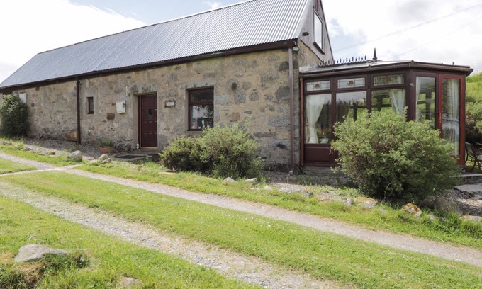 Nethy Bridge Cottage | Cabin ∙ 3 bedrooms ∙ 6 guests