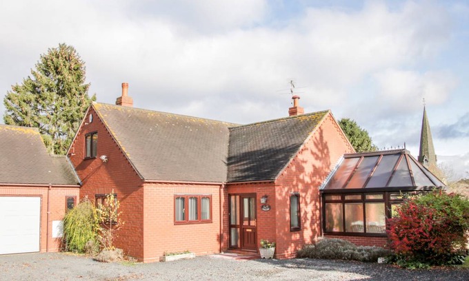 Boraston Cottage | Cabin ∙ 3 bedrooms ∙ 6 guests
