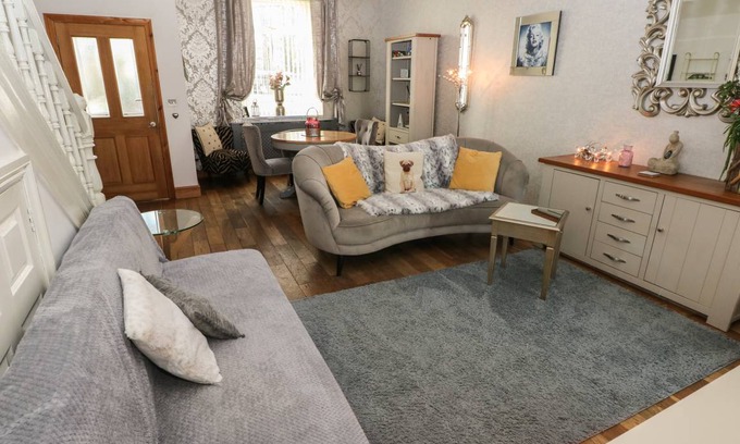 Llanelli Cottage | Cabin ∙ 3 bedrooms ∙ 6 guests