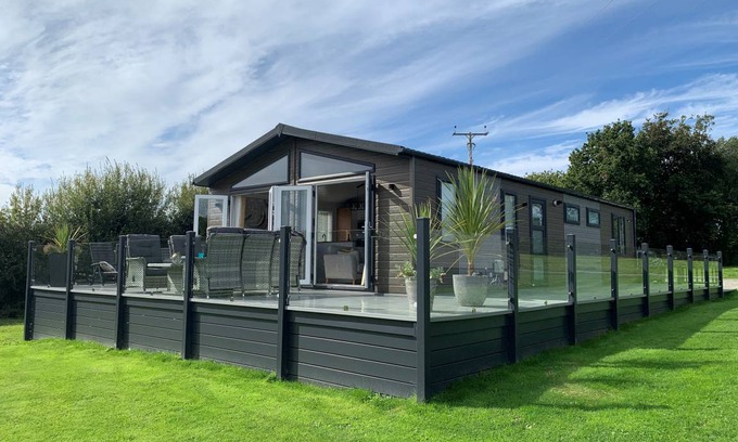 Rhyd-y-clafdy Cottage | Cabin ∙ 3 bedrooms ∙ 6 guests