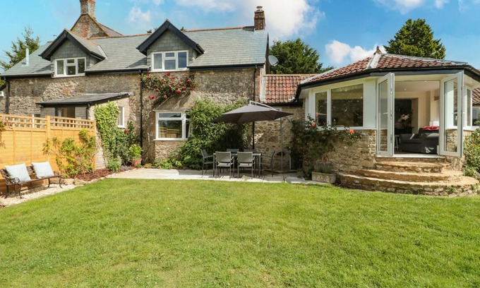 Winsham Cottage | Cabin ∙ 3 bedrooms ∙ 6 guests