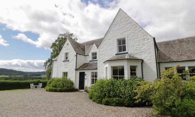 Crieff Cottage | Cabin ∙ 3 bedrooms ∙ 8 guests