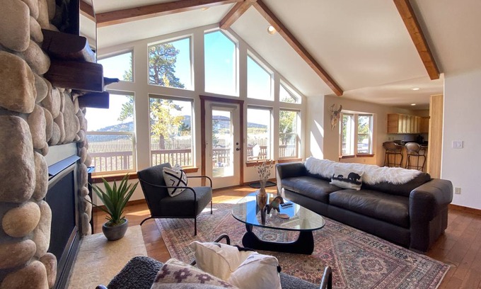 Hartsel Cabin | Cabin ∙ 3 bedrooms ∙ 8 guests