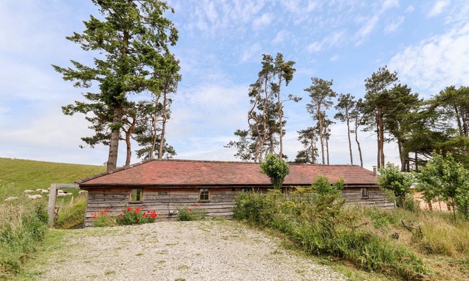 Pontfadog Cottage | Cabin ∙ 3 bedrooms ∙ 6 guests