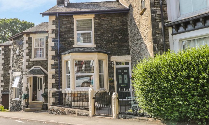 Bowness-on-Windermere Cottage | Cabin ∙ 3 bedrooms ∙ 6 guests