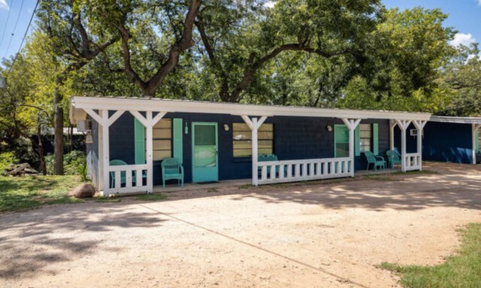 Burnet Cabin | Cabin 3 - Cabin near the pool and arcade