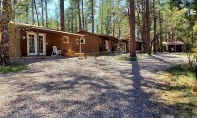 Payson Cabin | Cabin 3 – Eagle's Nest - Queen Bed, Futon, Fireplace, Kitchen, Porch Swing