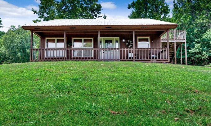 Langston Cabin | Cabin #3 - Fisherman's Landing/4 Bedroom Fishing Cabin w/Covered Boat Shelter