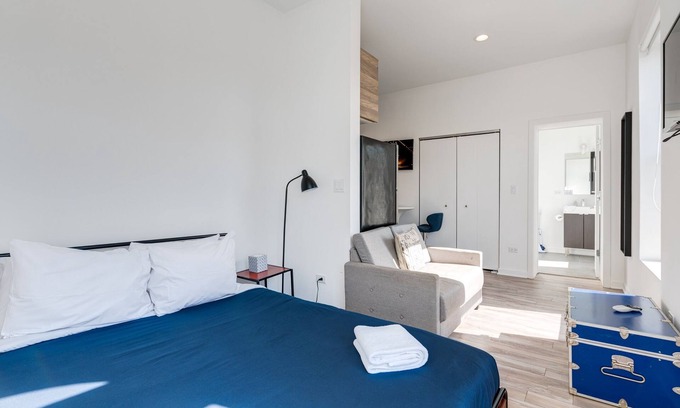 River West Apartment | Cabin 308 by 747 Lofts