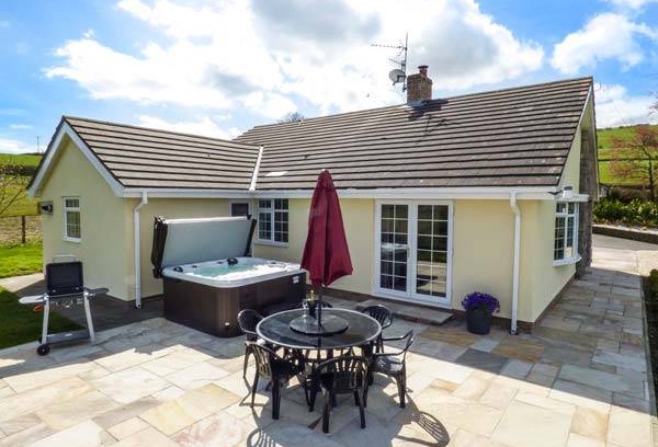 Betws yn Rhos Cottage | Cabin ∙ 4 bedrooms ∙ 8 guests