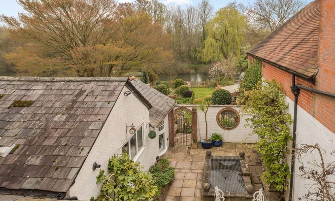 New Forest District Cottage | Cabin ∙ 4 bedrooms ∙ 8 guests