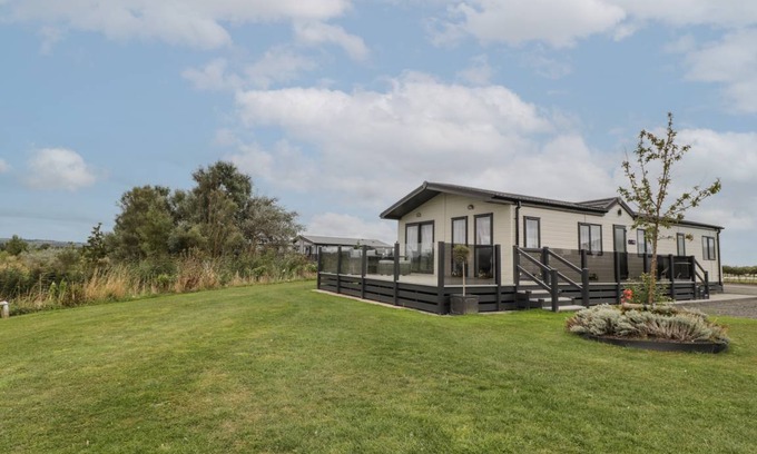 Burnham-on-Sea Cottage | Cabin ∙ 4 bedrooms ∙ 8 guests
