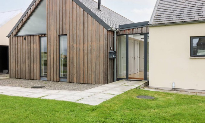 Westhill Cottage | Cabin ∙ 4 bedrooms ∙ 8 guests