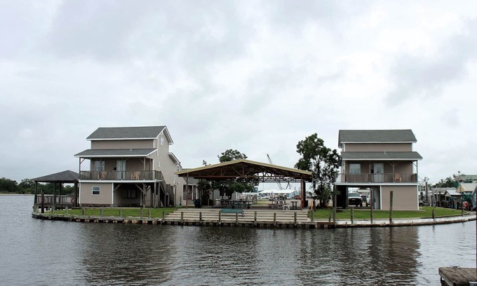 Lafitte Cabin | Cabin 4 - Jean Lafitte Harbor