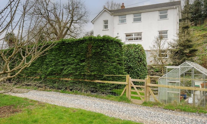 Saint Kew Cottage | Cabin ∙ 5 bedrooms ∙ 10 guests
