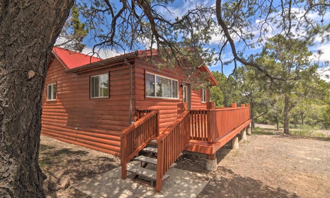 Boulder House | Cabin 6 Mi to Burr Trail, 32 Mi to Escalante!
