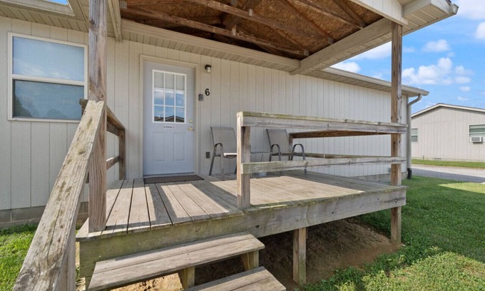 Eckerty House | Cabin 6 The Village @ Patoka Lake