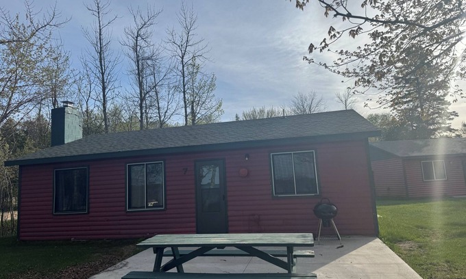 Gould City House | Cabin 7-Angler's Lodge at Sunset Pines Resort