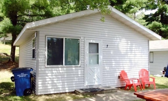 Nevis Resort | Cabin 7 | Daybreak