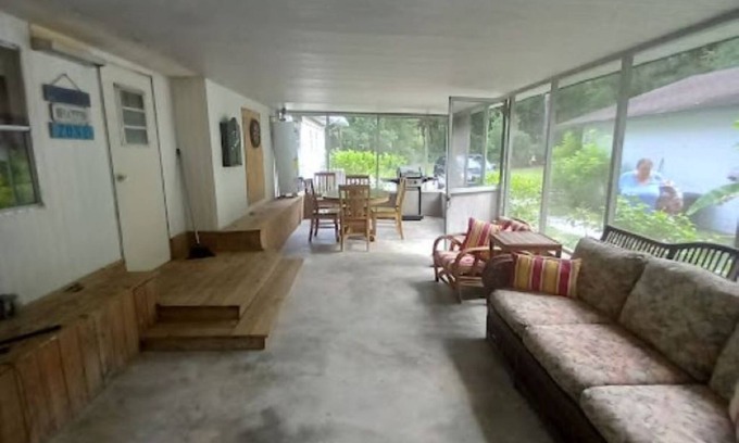 Satsuma Cabin | Cabin 7