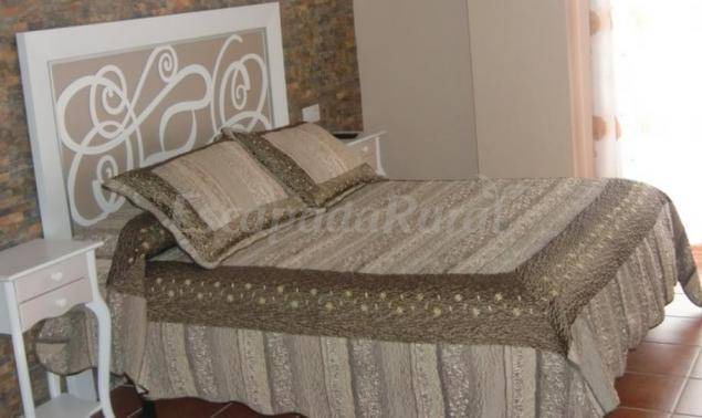 Losar de la Vera Cottage | Cabin ∙ 8 bedrooms ∙ 3 guests