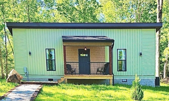 Crossville Cabin | Cabin A - Basses Creek Cabins - Nature, Golf, swim, hike!