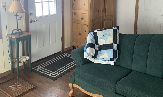 East Wenatchee Cabin | Cabin Bunkhouse on rural country ranch. Private quiet setting.