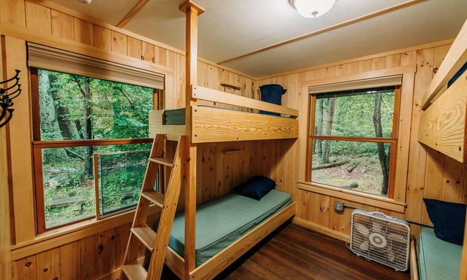Columbia Cabin | Cabin, Double Bed, 5 Bunks, Screened Porch
