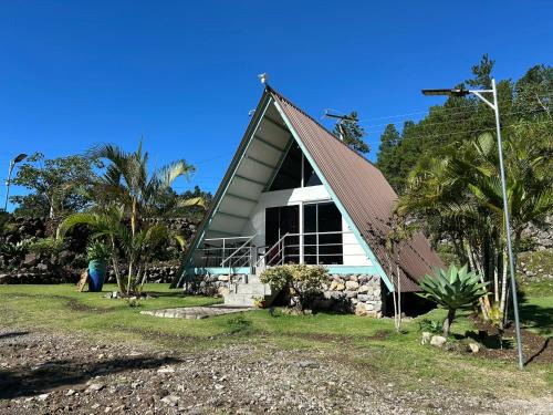 Alto Boquete Ski Chalet | Cabin facing the Caldera River