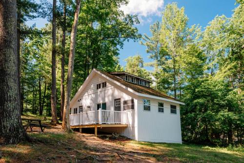 Mayfield House | "Cabin Fever" on Arbutus Lake