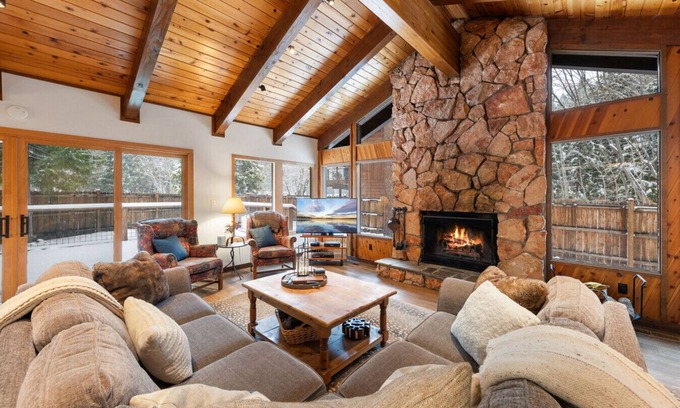 Tahoe Sierra Estates House | Cabin for 8 HotTub Walk to Private Beach for HOA