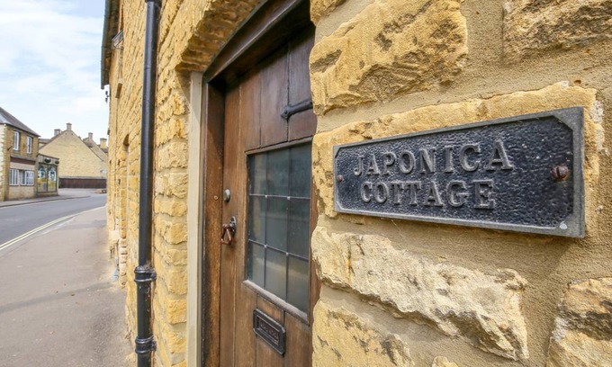 Bourton Cottage | Cabin ∙ 2 bedrooms ∙ 4 guests