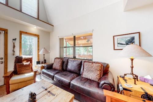Grand Lake House | Cabin Getaway & Stonewood Lodge